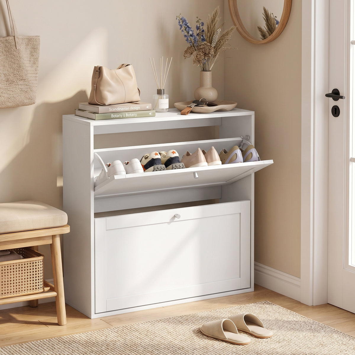 Schmaler Schuhschrank mit zwei Klappfächern