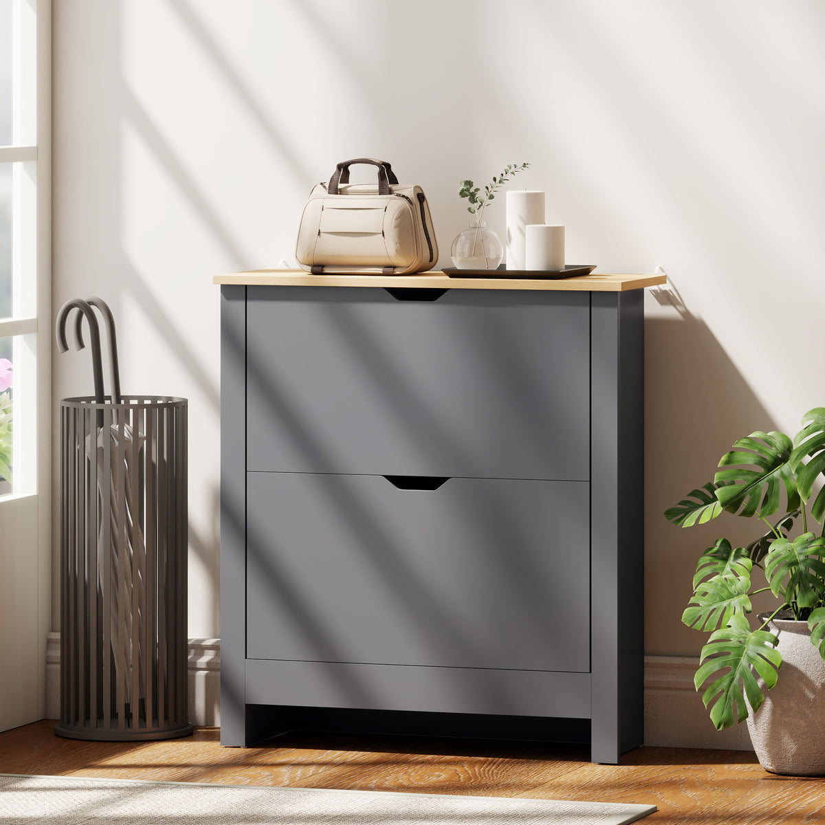 Schuhschrank mit Klappfächern und Ablage