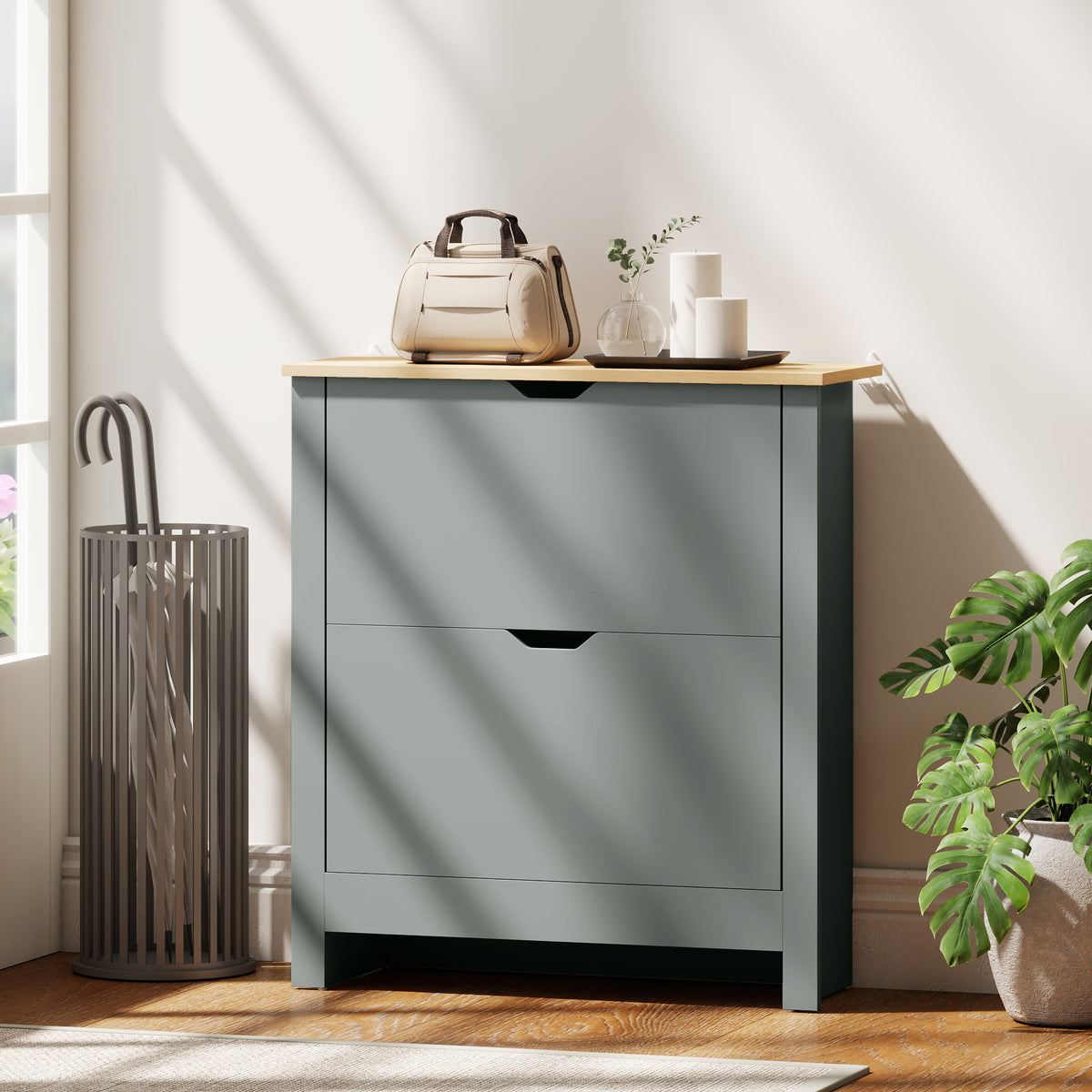 Schuhschrank mit Klappfächern und Ablage