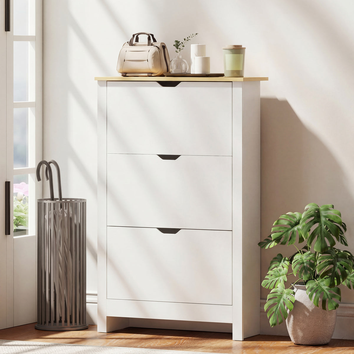 Schuhschrank mit Klappfächern und Ablage