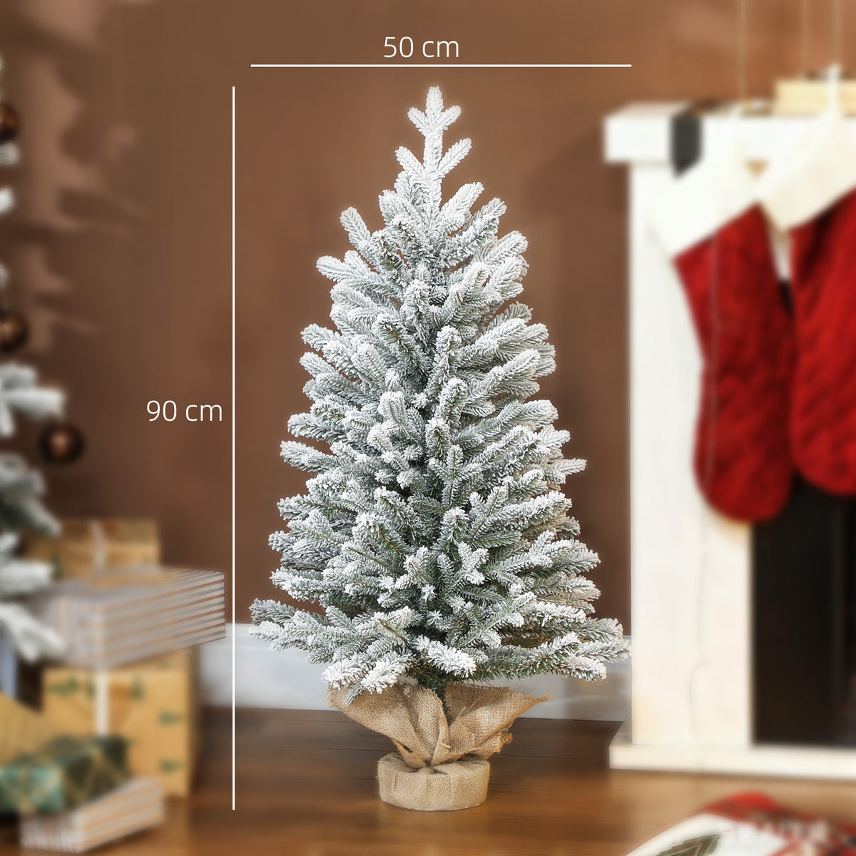 Künstlicher Weihnachtsbaum mit Schnee