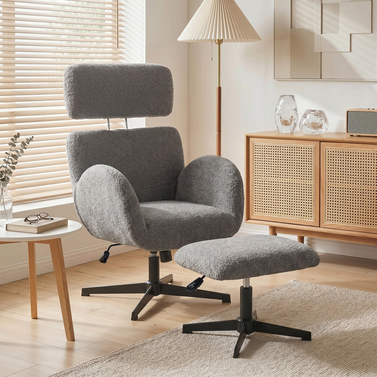 Drehbarer Relaxsessel mit Fußhocker und Wippfunktion