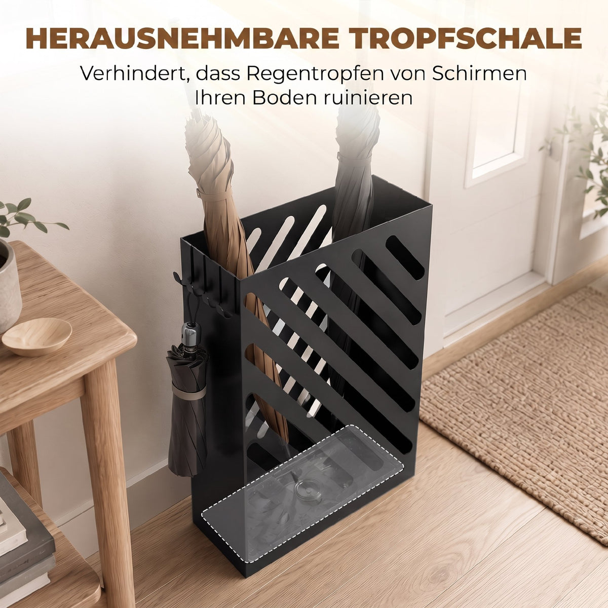 Schirmständer aus Stahl mit Tropfschale und vier Haken