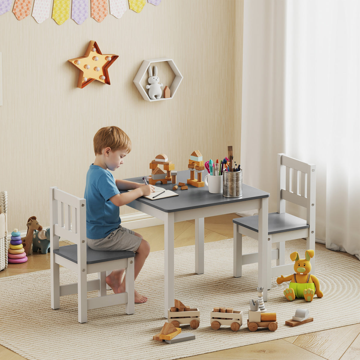 Kindersitzgruppe mit Tisch und 2 Stühlen