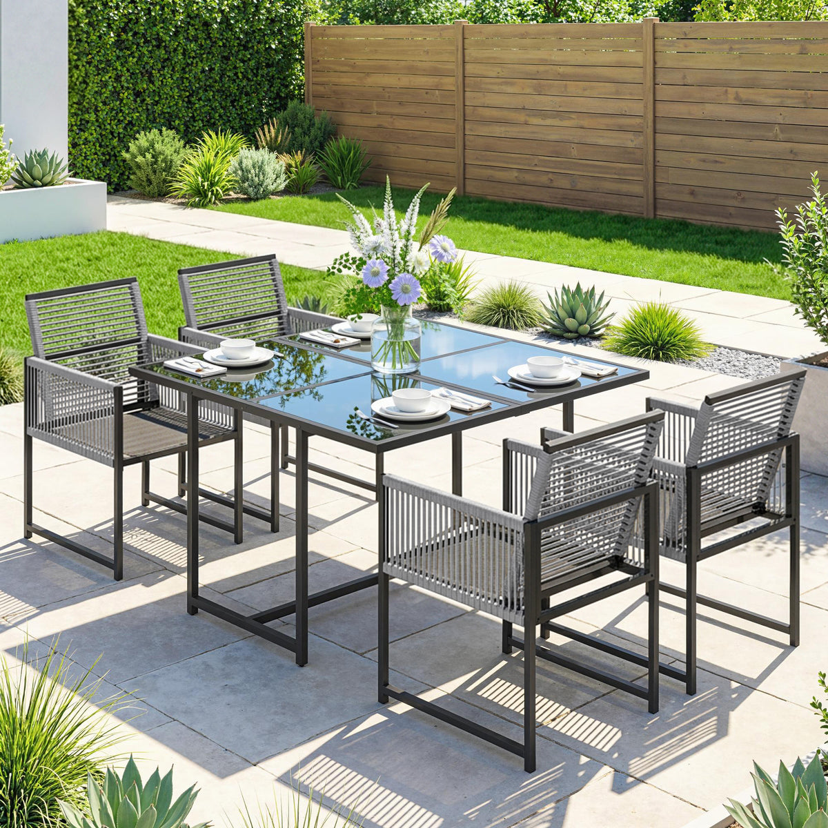 5-teiliges Gartenmöbelset mit Glastisch und Klappstühlen