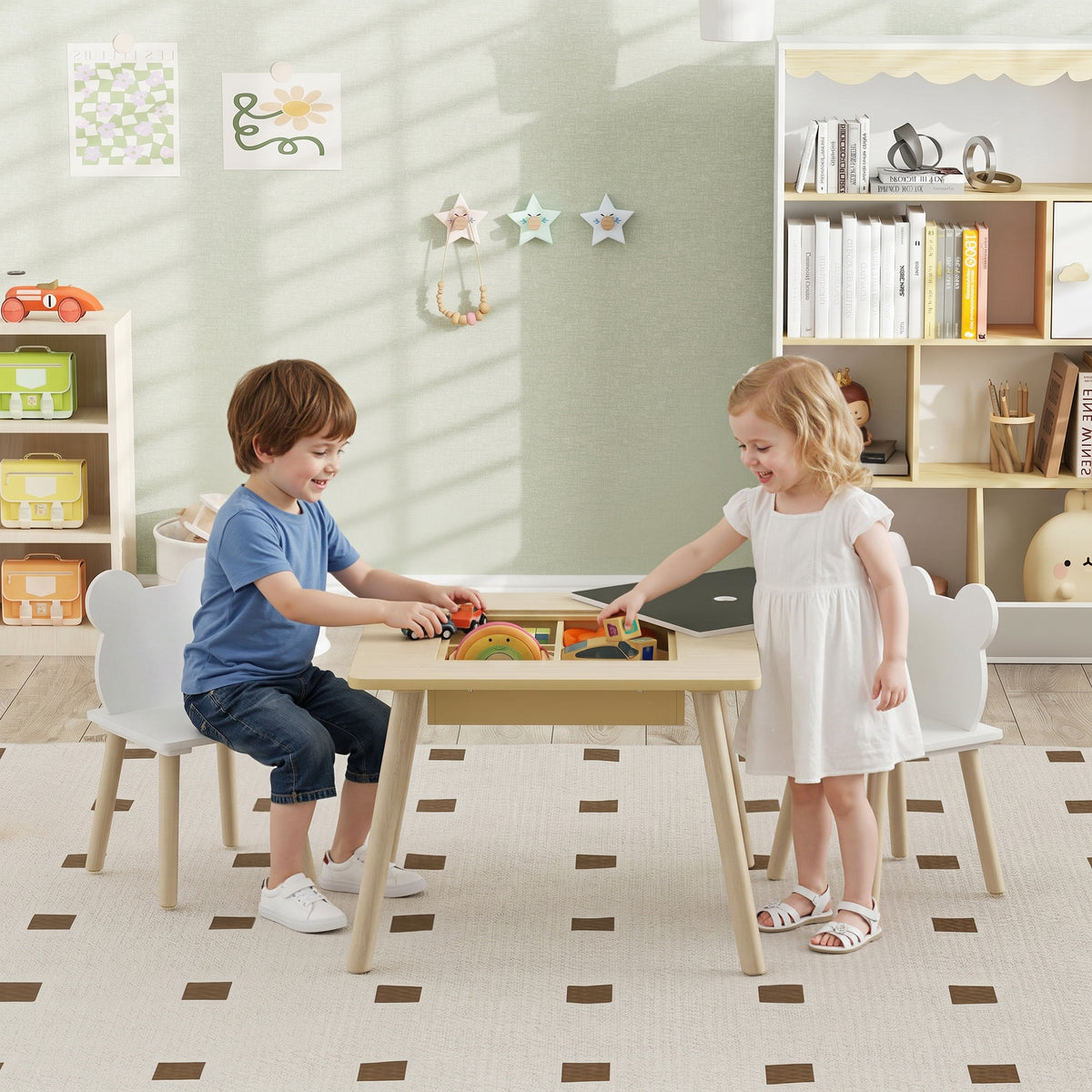 Kindersitzgruppe mit Klapptisch und zwei Bärenstühlen