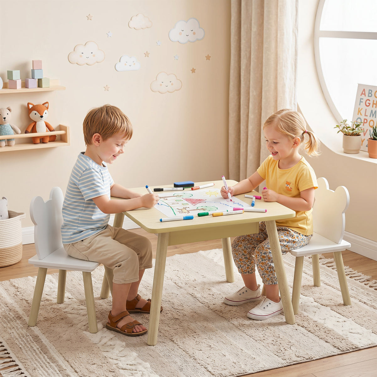 Kindersitzgruppe mit Klapptisch und zwei Bärenstühlen