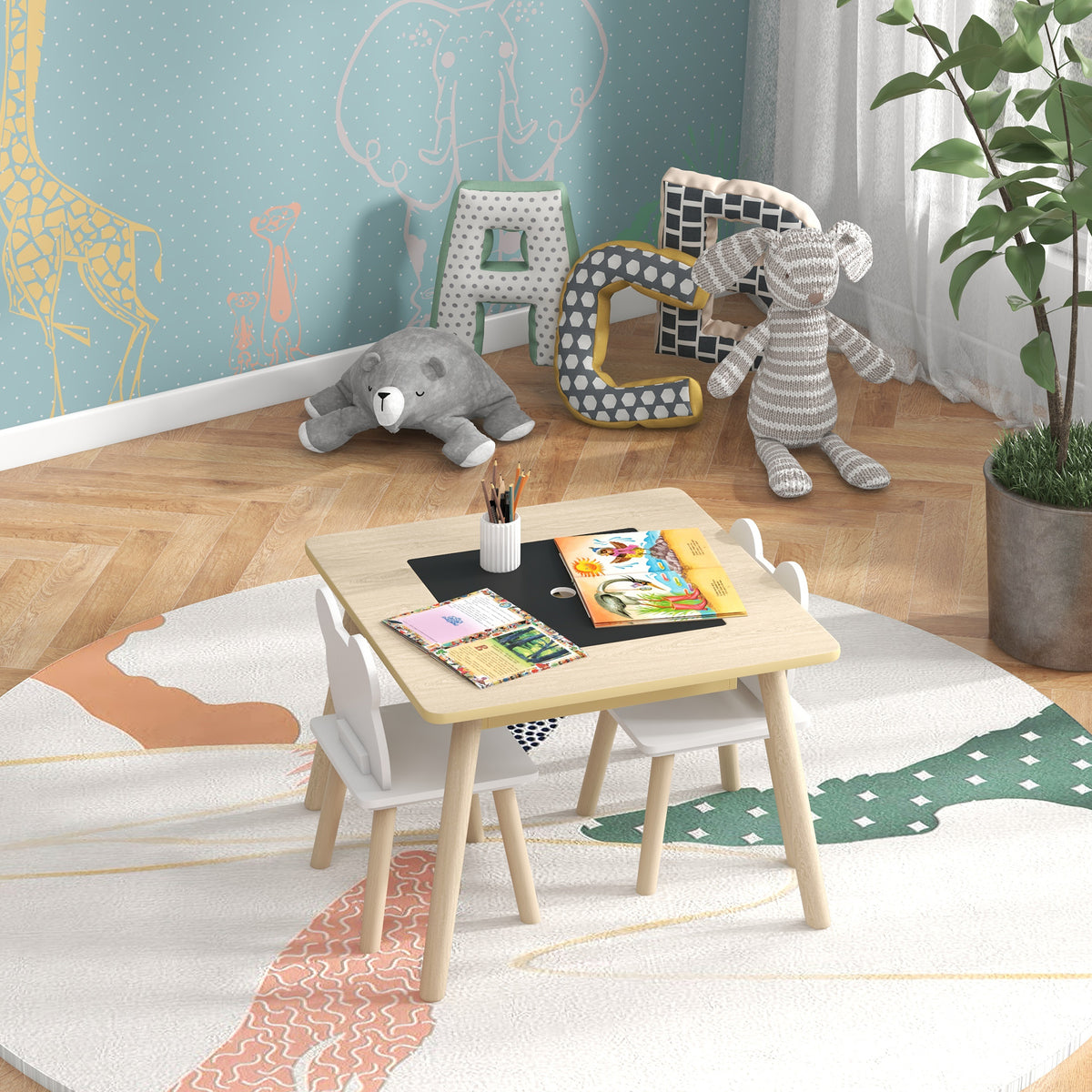Kindersitzgruppe mit Klapptisch und zwei Bärenstühlen