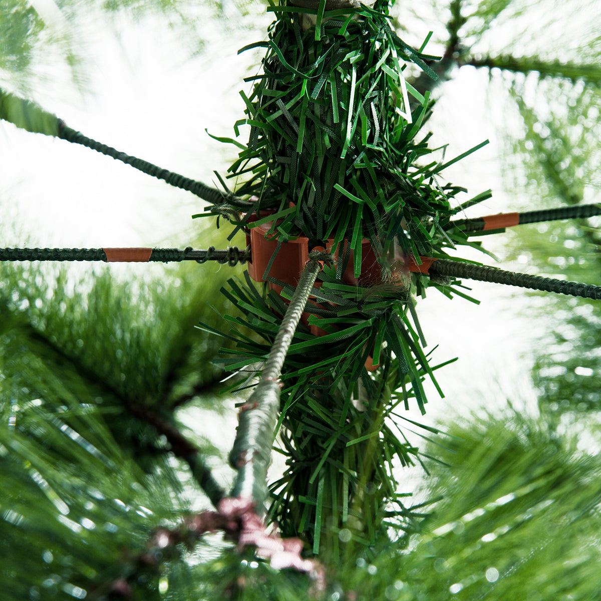 Künstlicher Weihnachtsbaum 210 cm mit 505 Spitzen