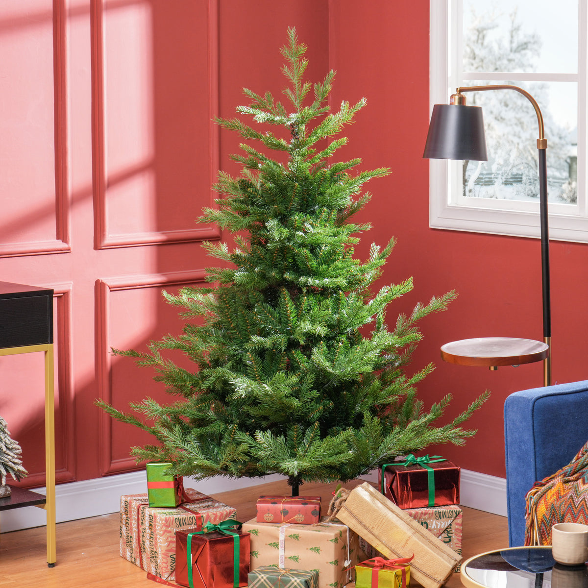 Künstlicher Weihnachtsbaum mit üppiger Form