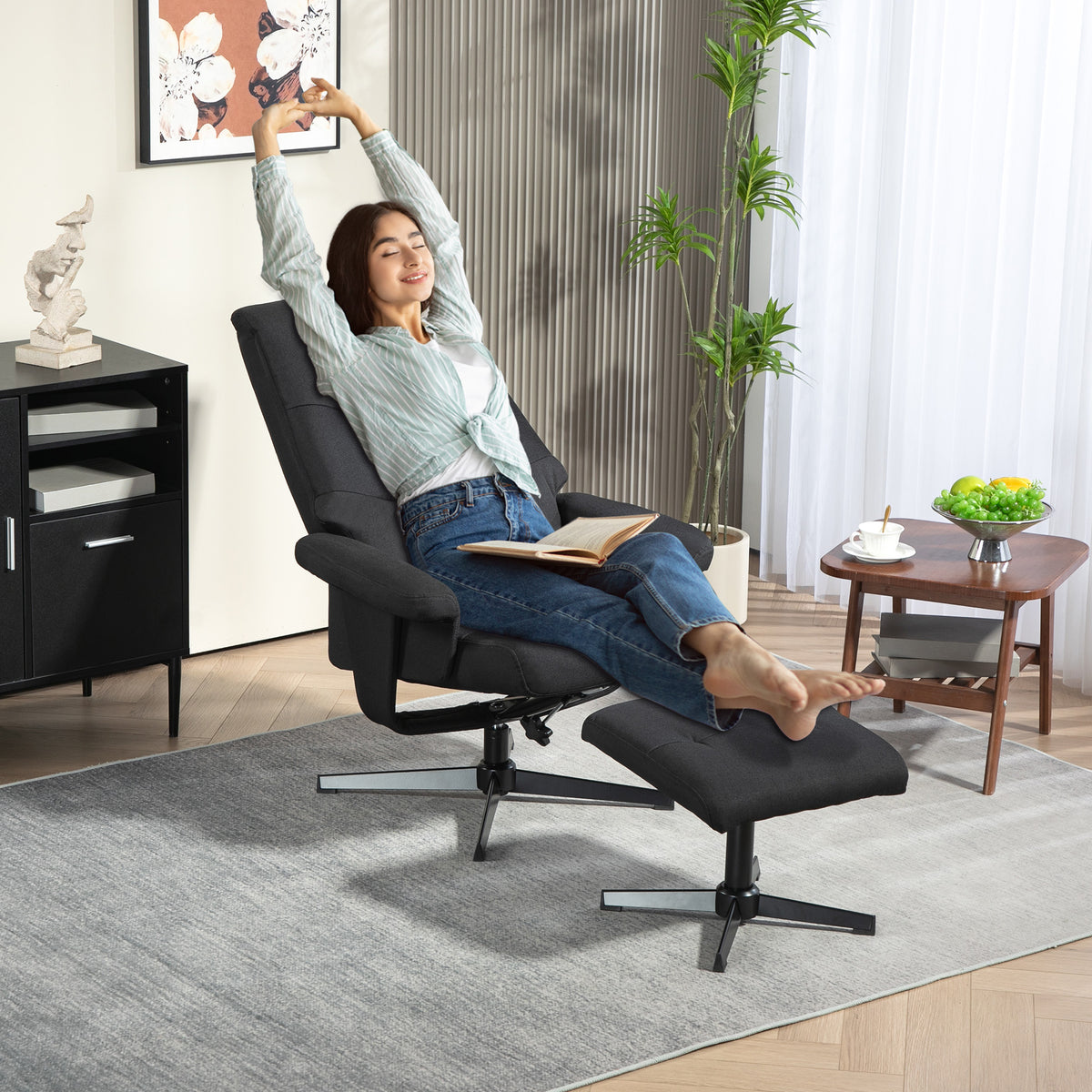 Relaxsessel mit Fußhocker und besonderen Funktionen