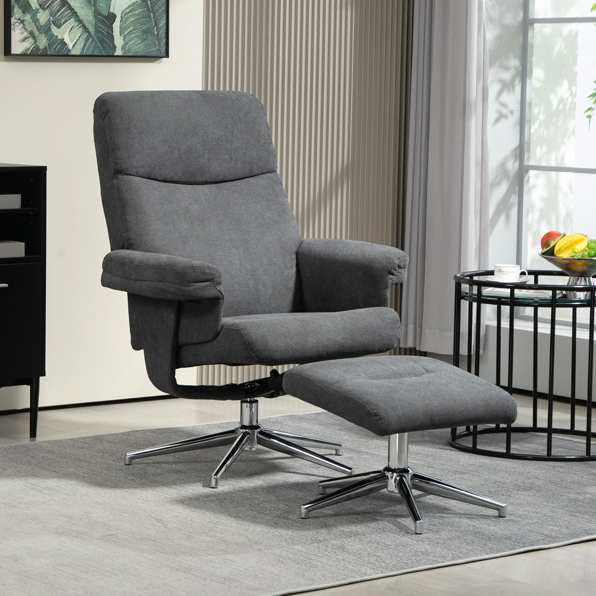 Relaxsessel mit Fußhocker und besonderen Funktionen