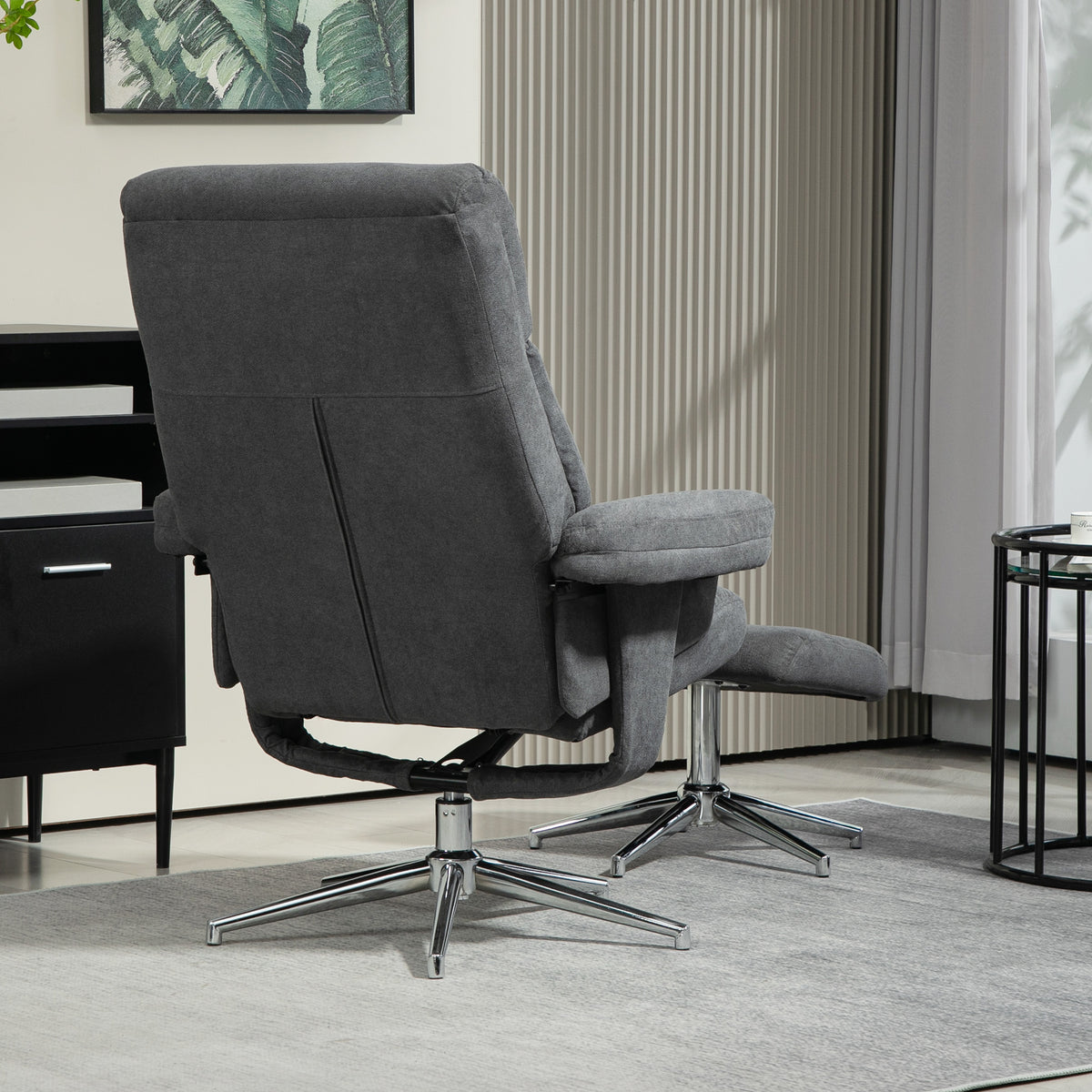 Relaxsessel mit Fußhocker und besonderen Funktionen