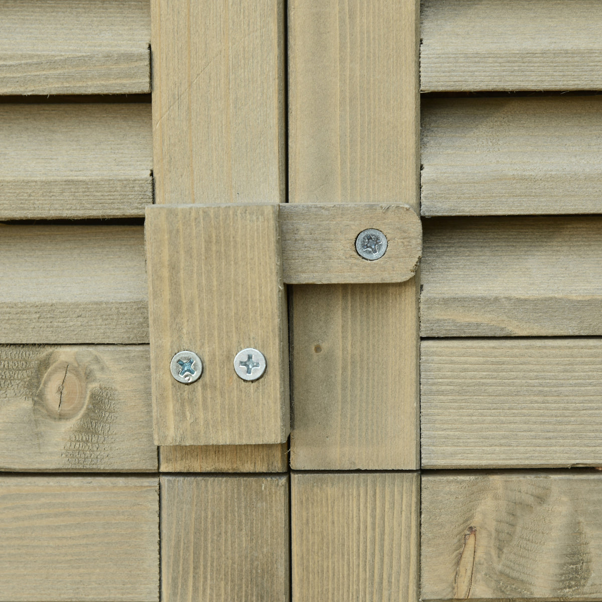 Gartenschrank aus Holz mit Stauraum