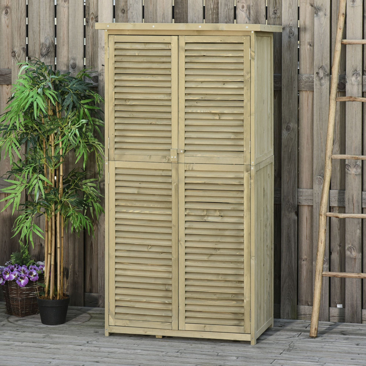 Gartenschrank aus Holz mit Stauraum