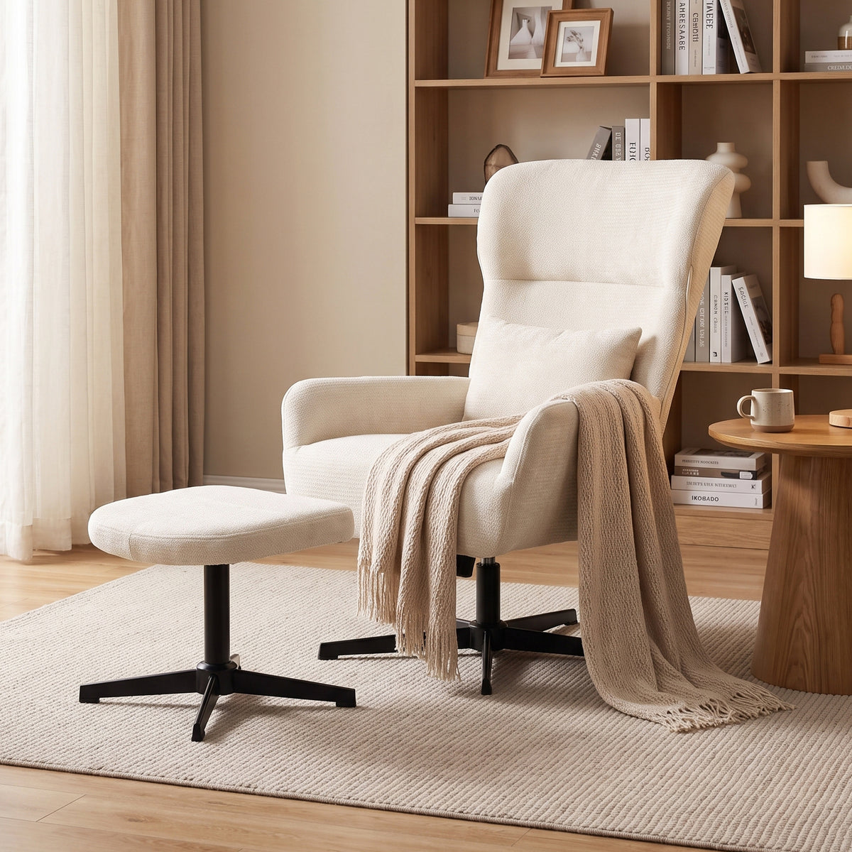 Drehbarer Relaxsessel mit Hocker und Lendenkissen