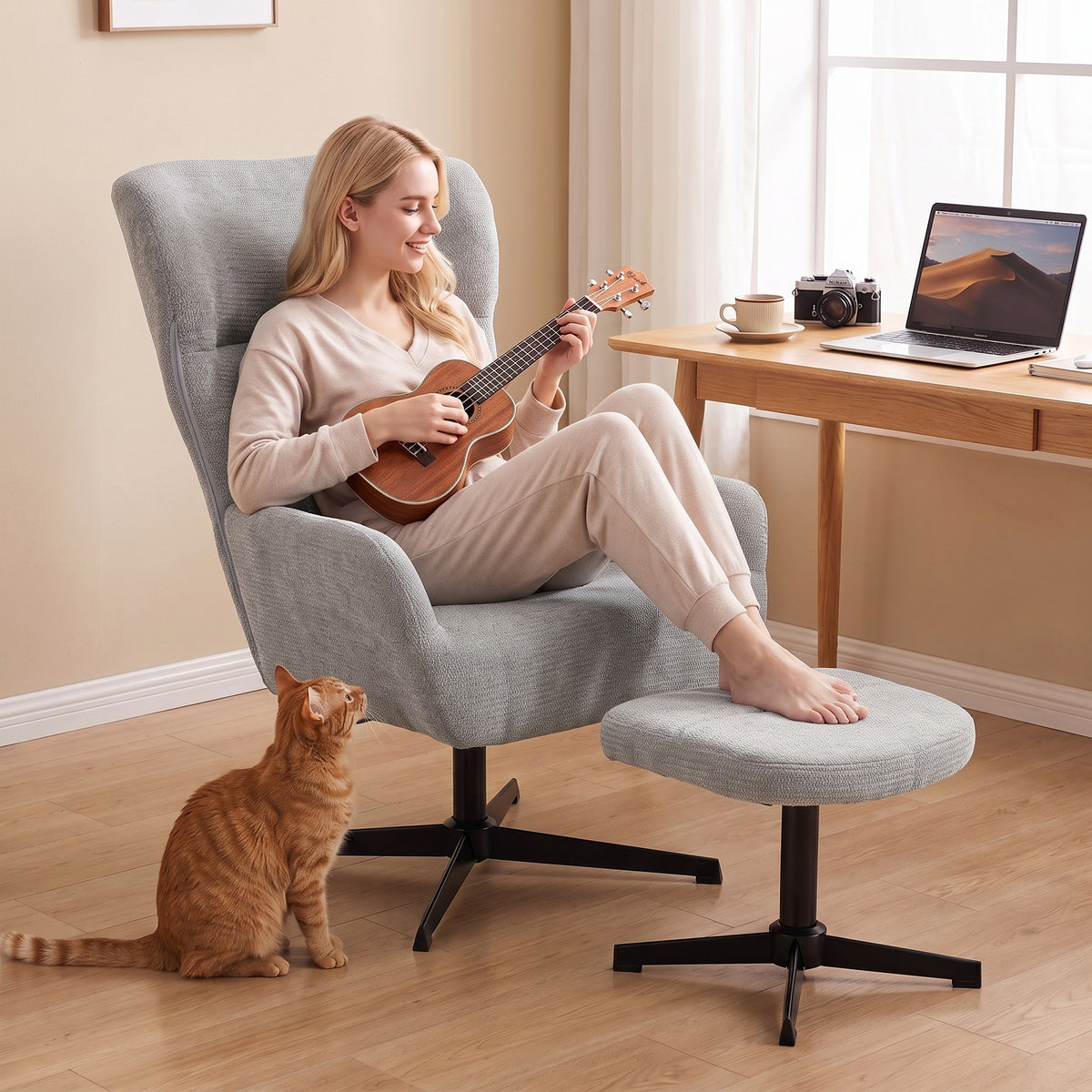 Drehbarer Relaxsessel mit Hocker und Lendenkissen