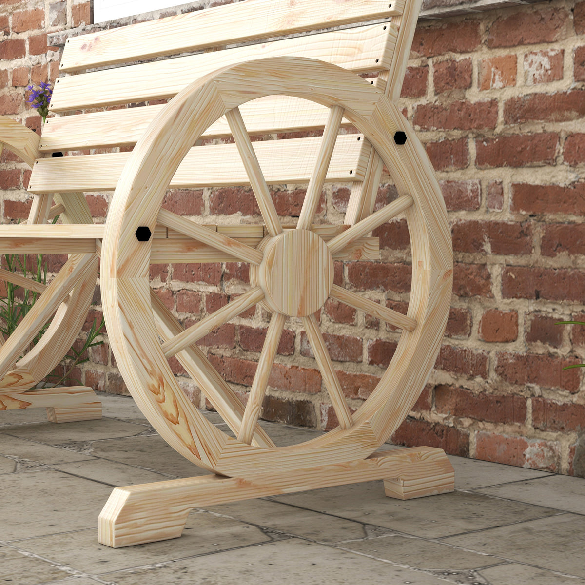 Gartenbank aus Tannenholz im Wagenrad-Design
