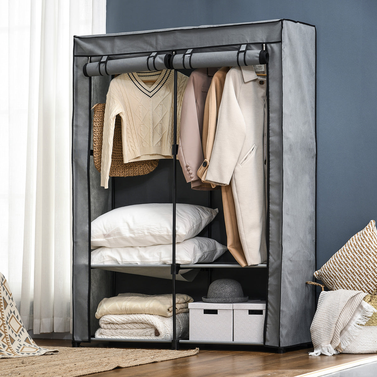 Stoffschrank mit Kleiderstange und Einlegeböden