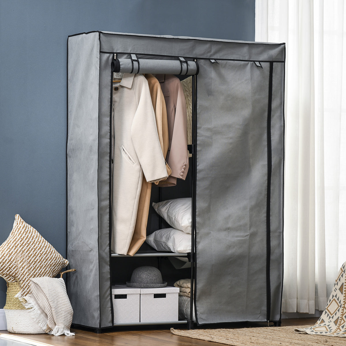 Stoffschrank mit Kleiderstange und Einlegeböden