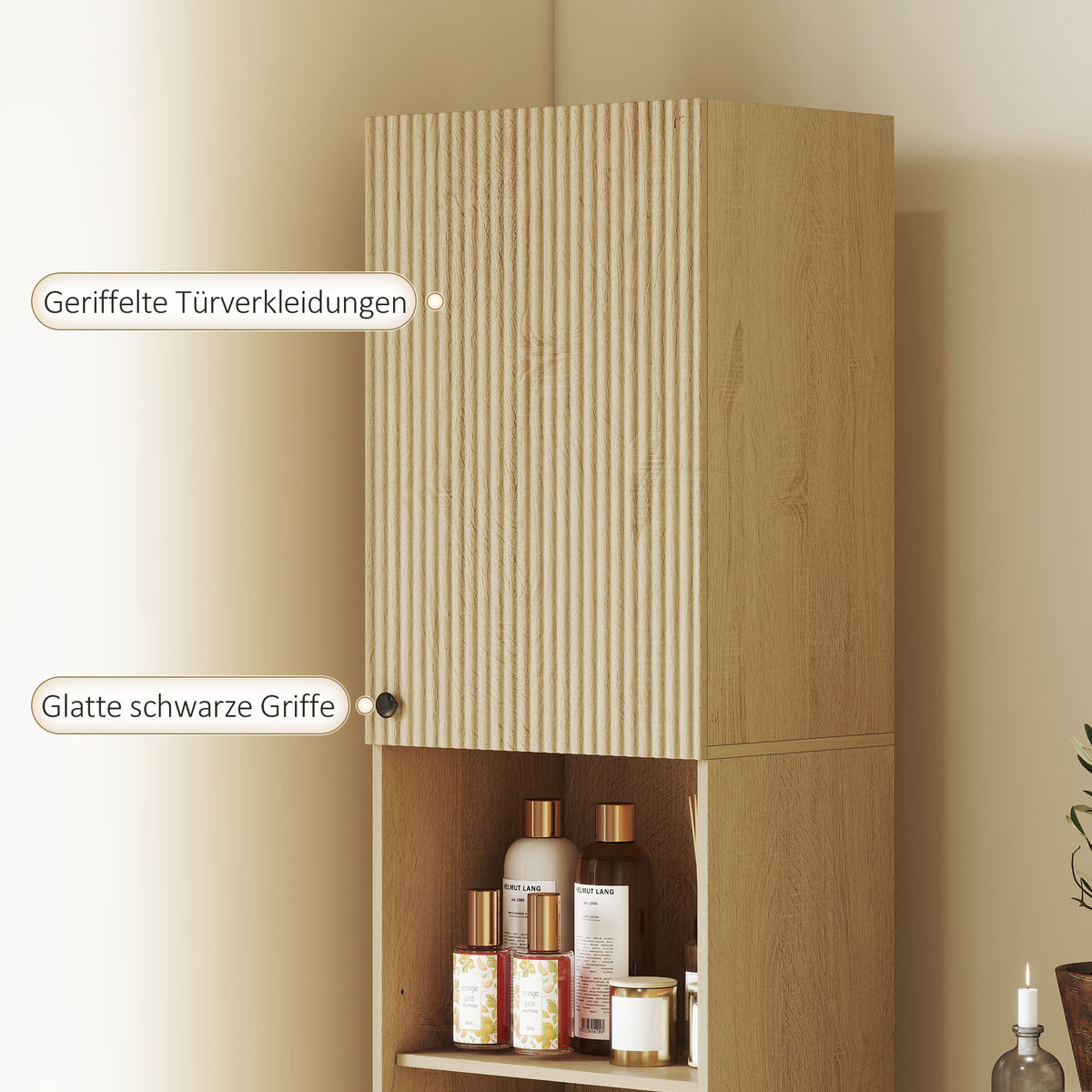 Schmaler Badezimmerschrank mit offenen Ablagen