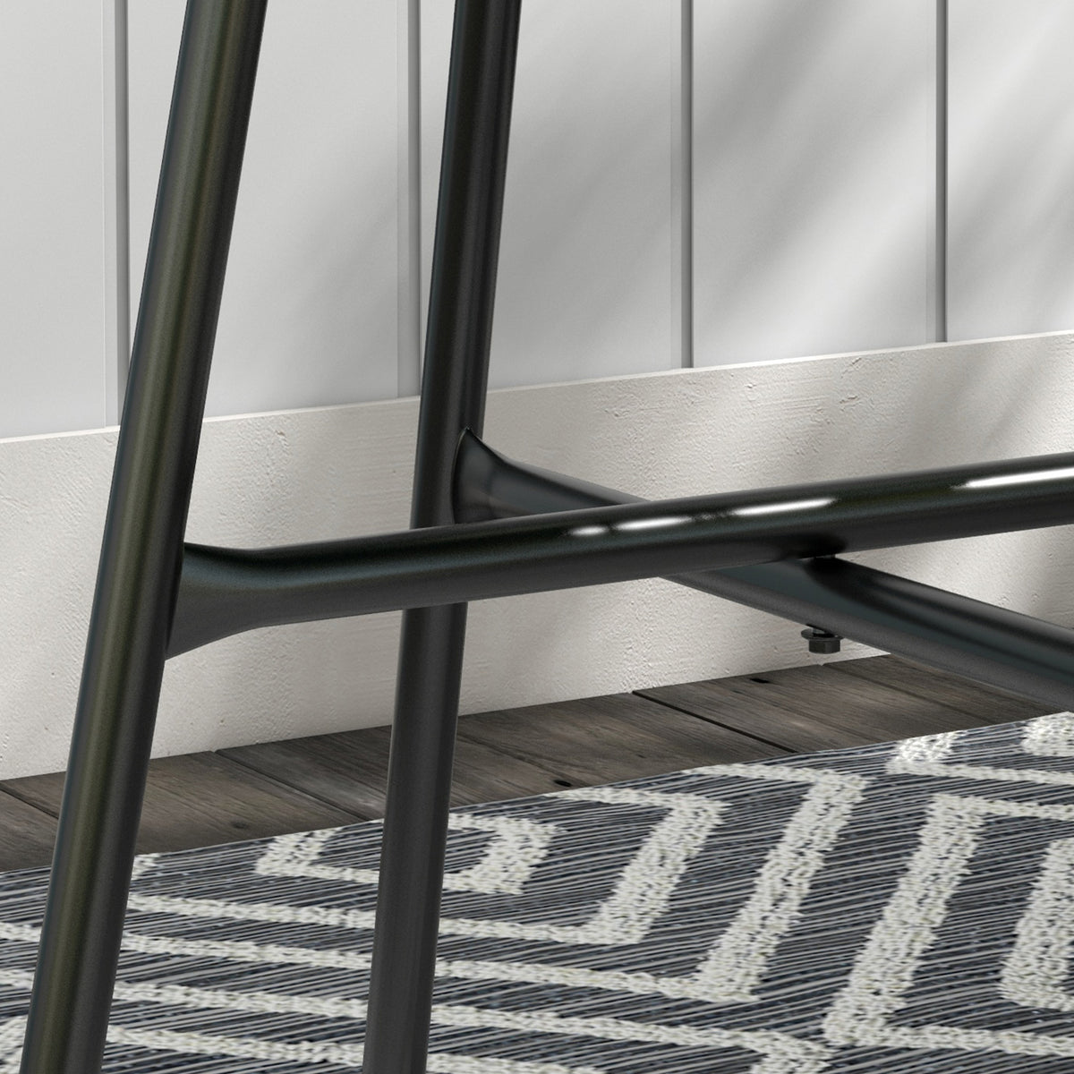 Rattan-Beistelltisch mit Glasplatte im Boho-Stil