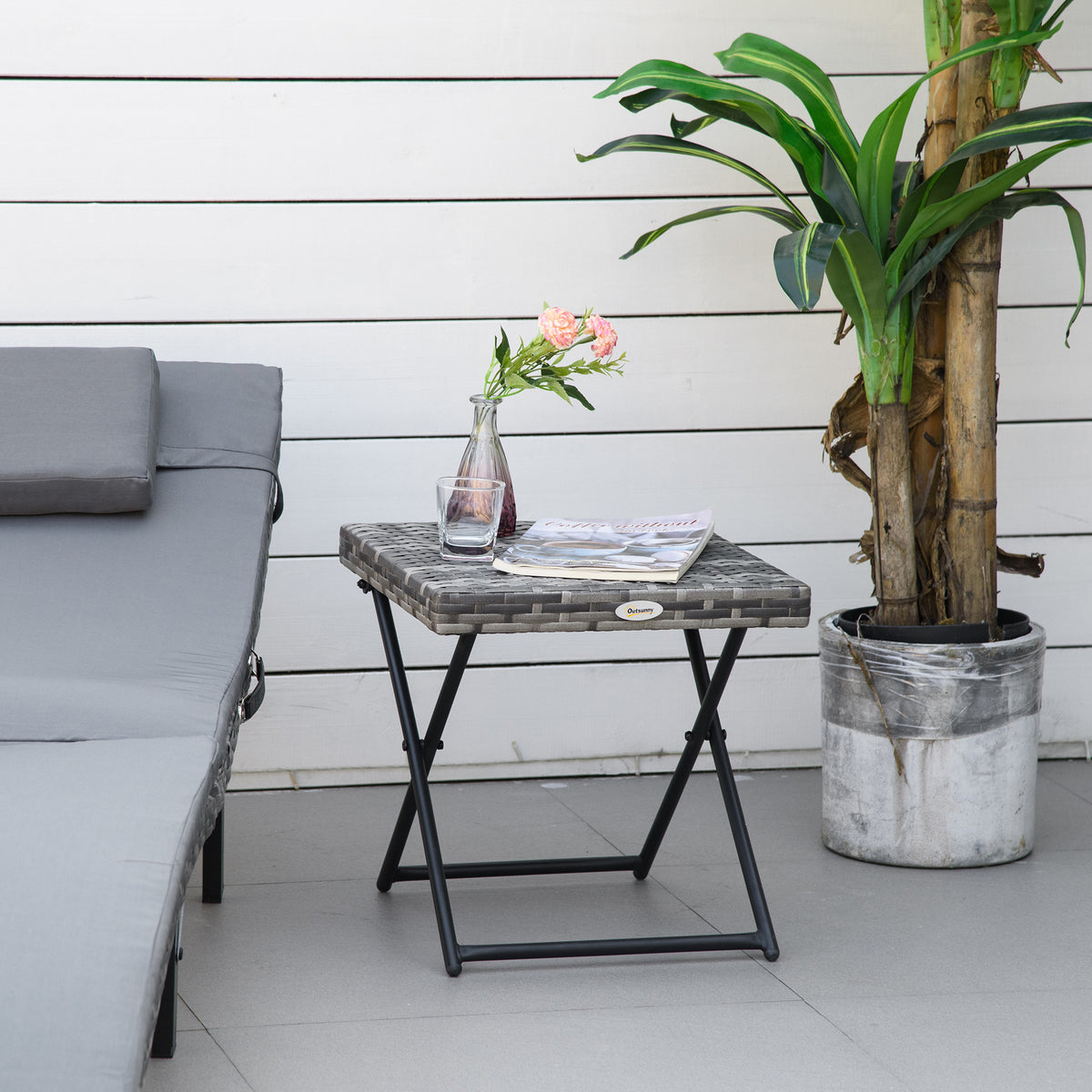 Klapptisch aus Polyrattan mit Stahlgestell