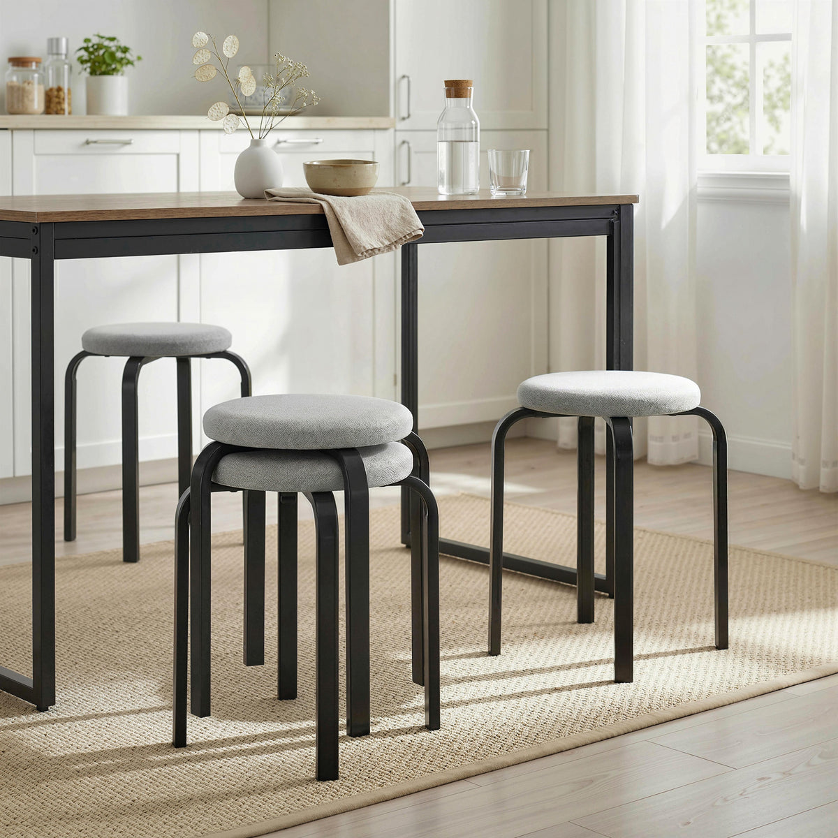 Stapelbare Hocker im 4er-Set, gepolstert