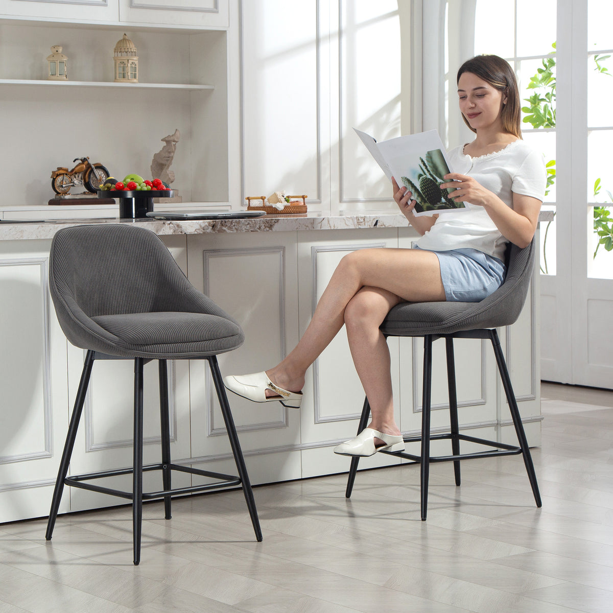 2er-Set drehbare Barhocker mit Cordbezug